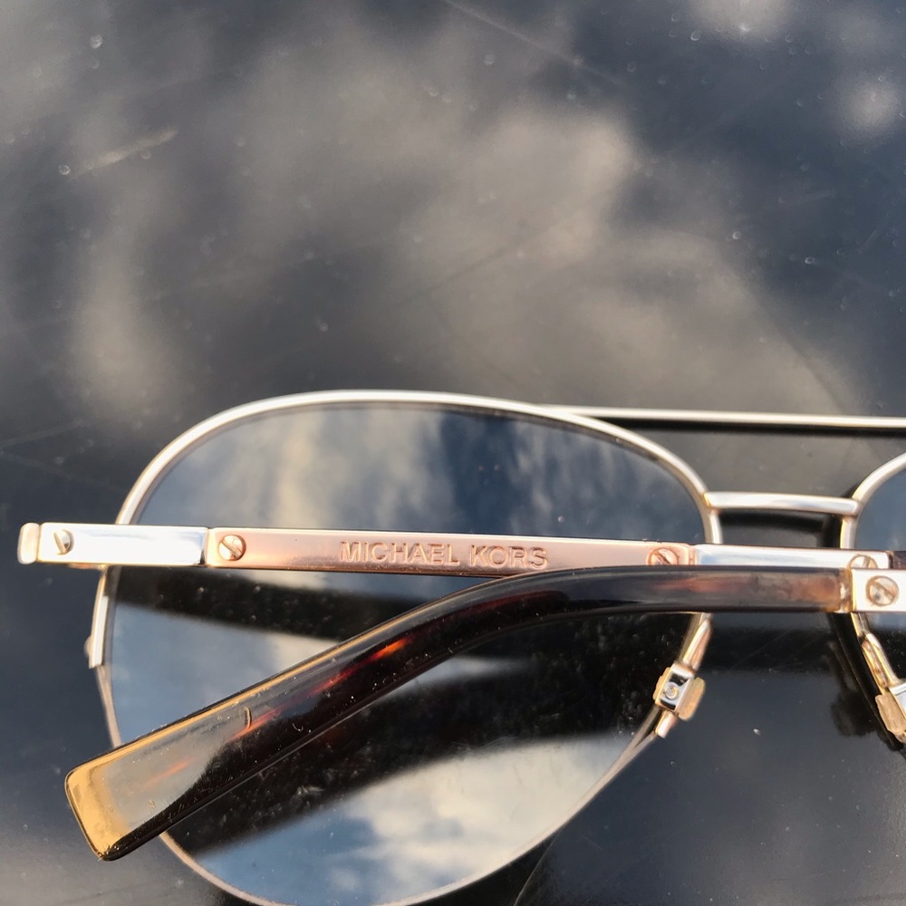 Michael kors sunglasses - Picture 6 of 9